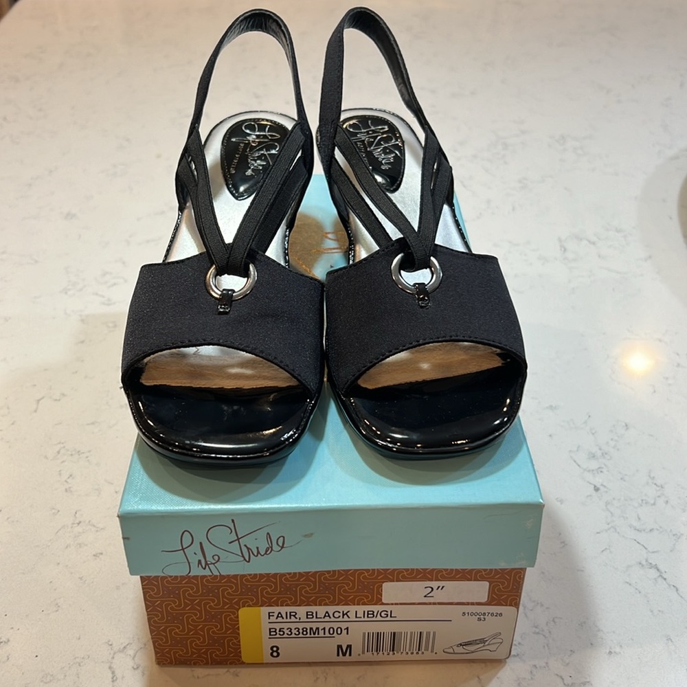 Life Stride women’s black soft system heeled sandals, size 8